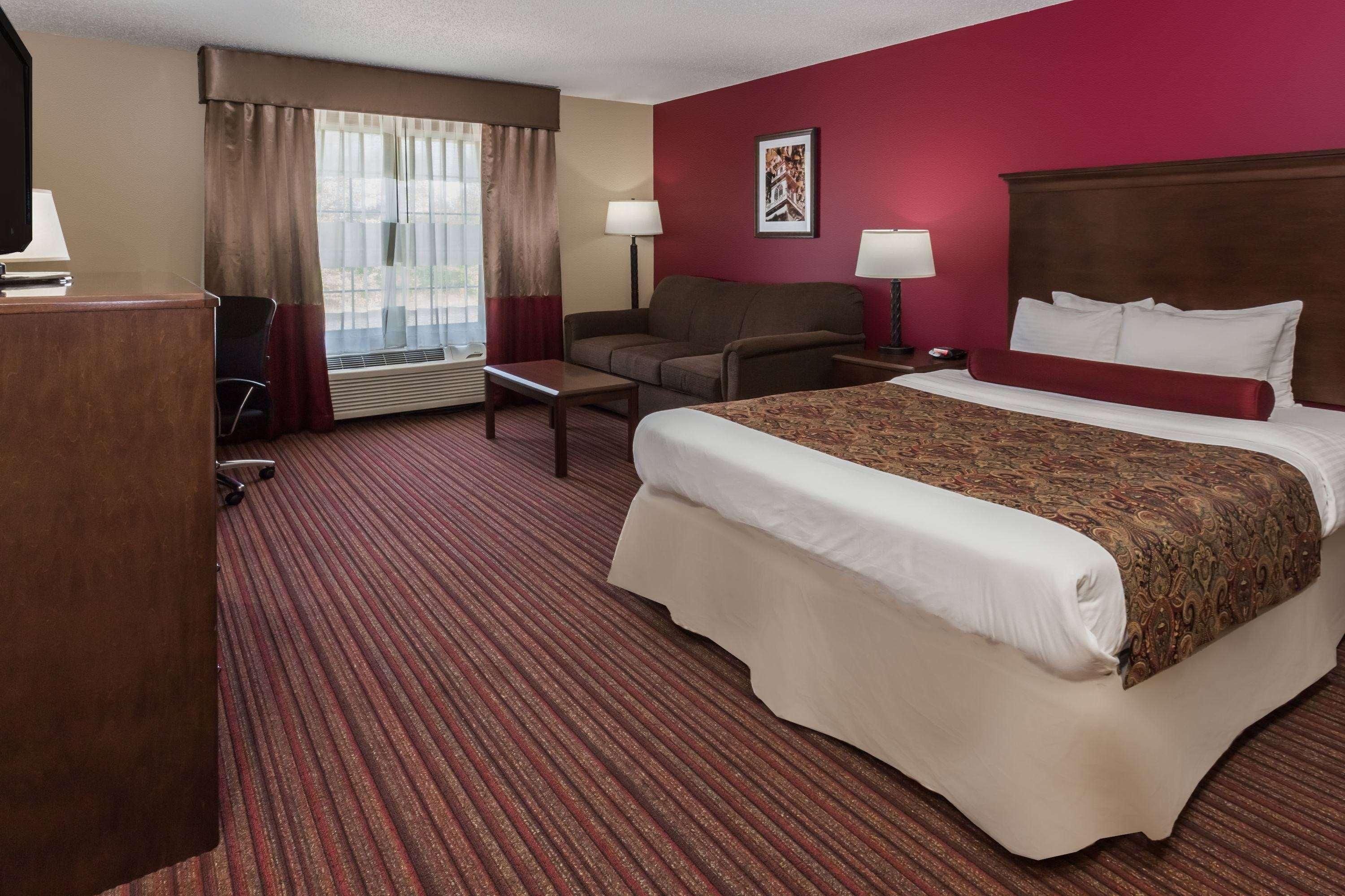 Baymont By Wyndham Mequon Milwaukee Area Hotel Exterior photo