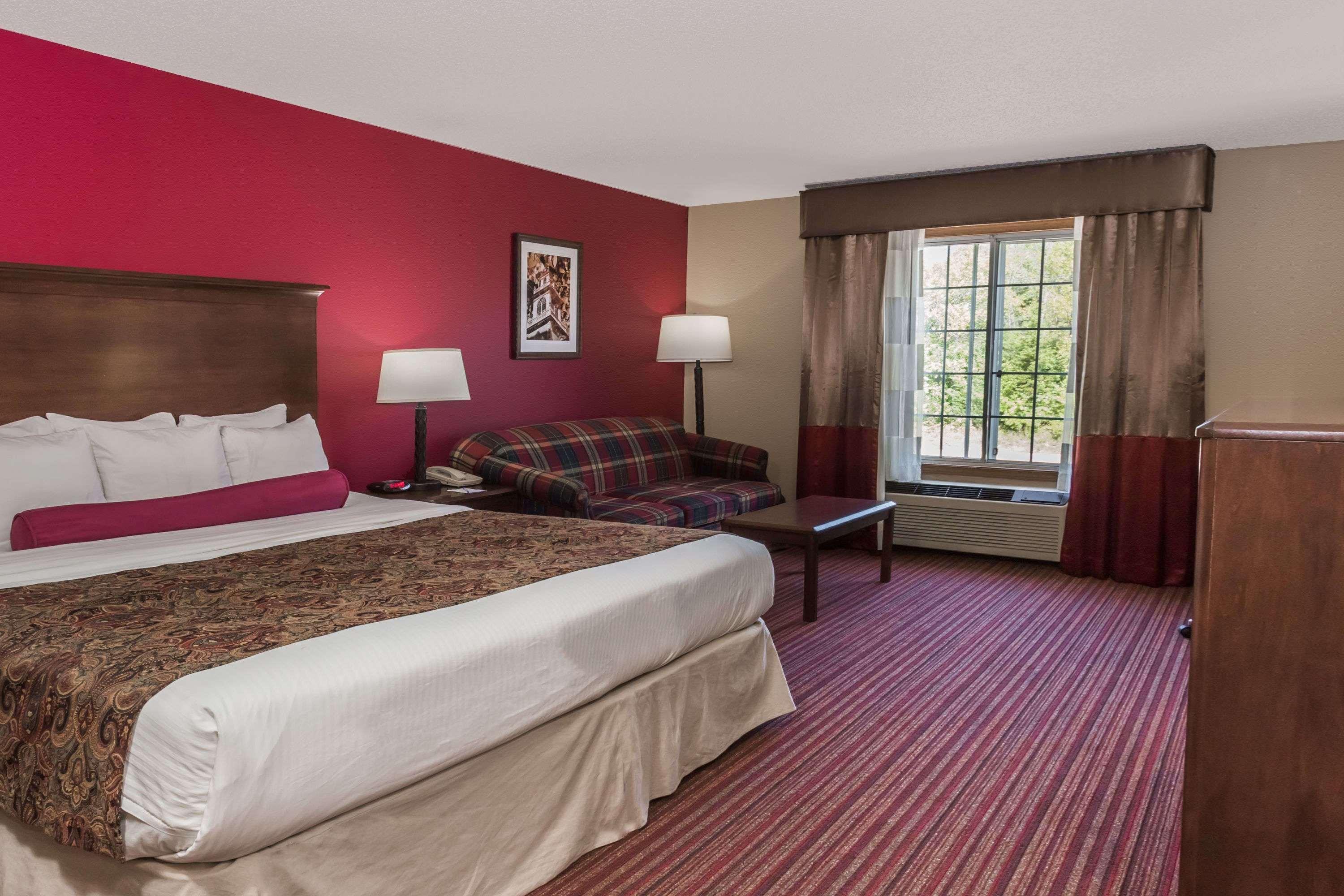Baymont By Wyndham Mequon Milwaukee Area Hotel Exterior photo