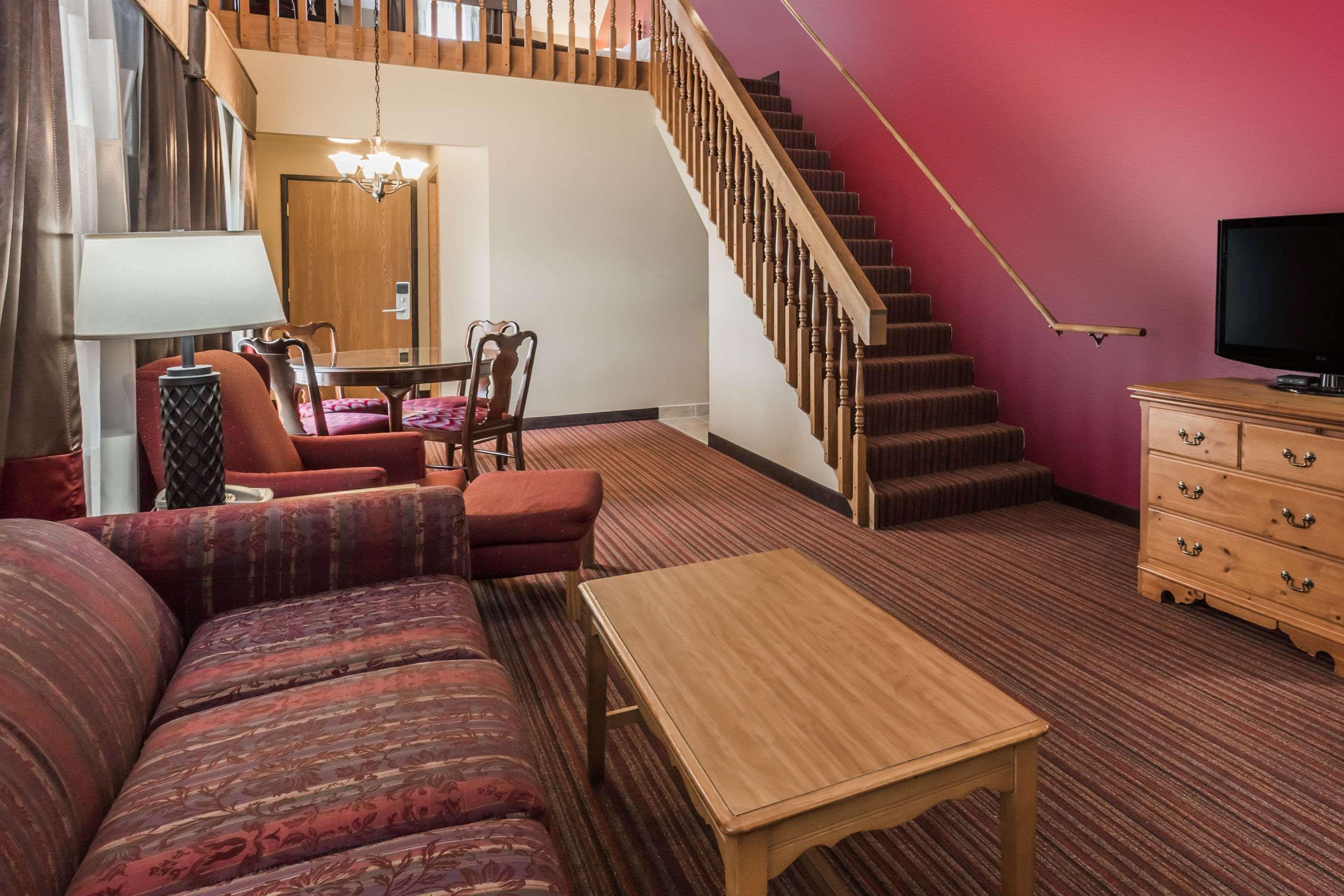 Baymont By Wyndham Mequon Milwaukee Area Hotel Exterior photo