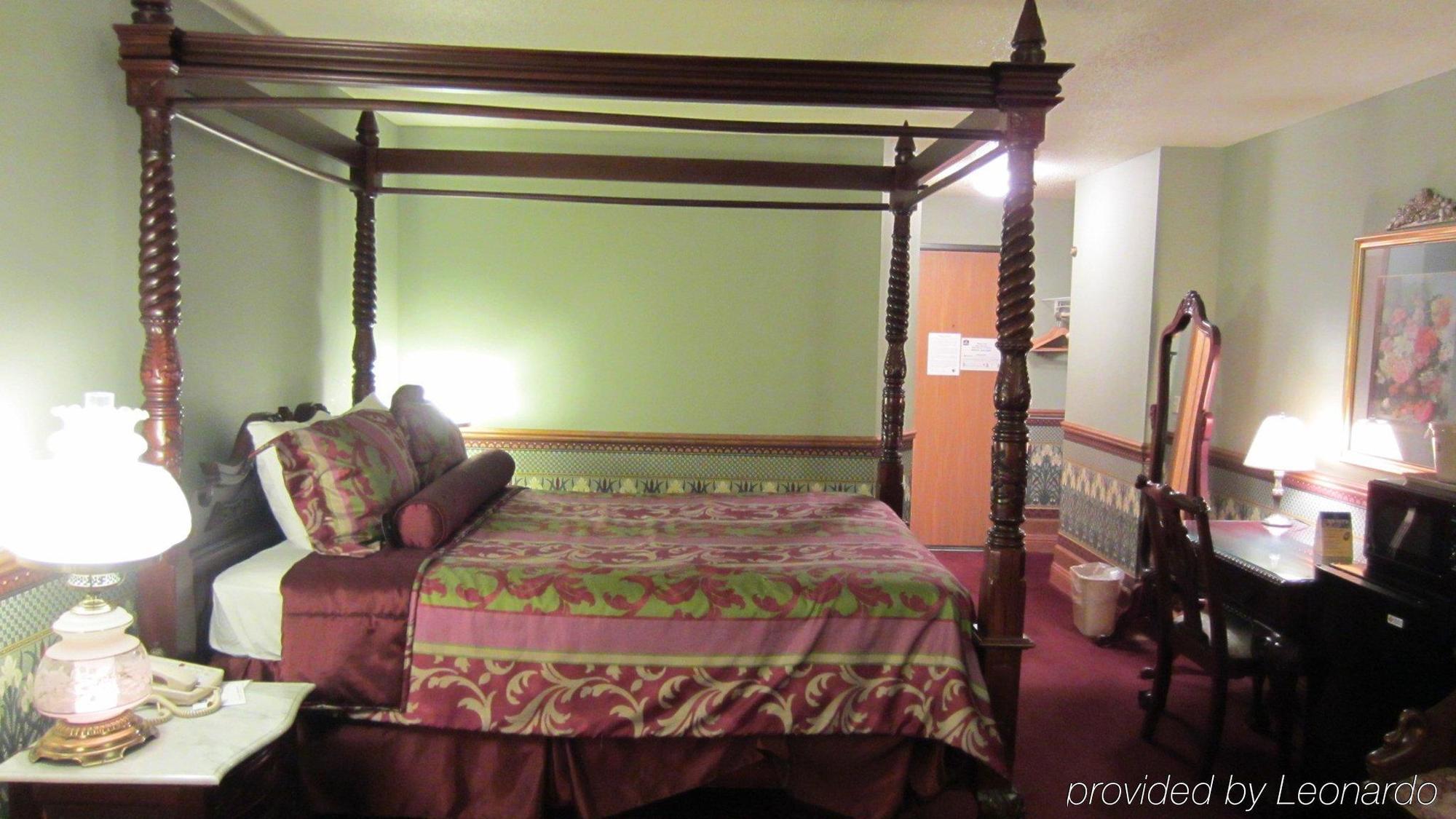 Baymont By Wyndham Mequon Milwaukee Area Hotel Room photo