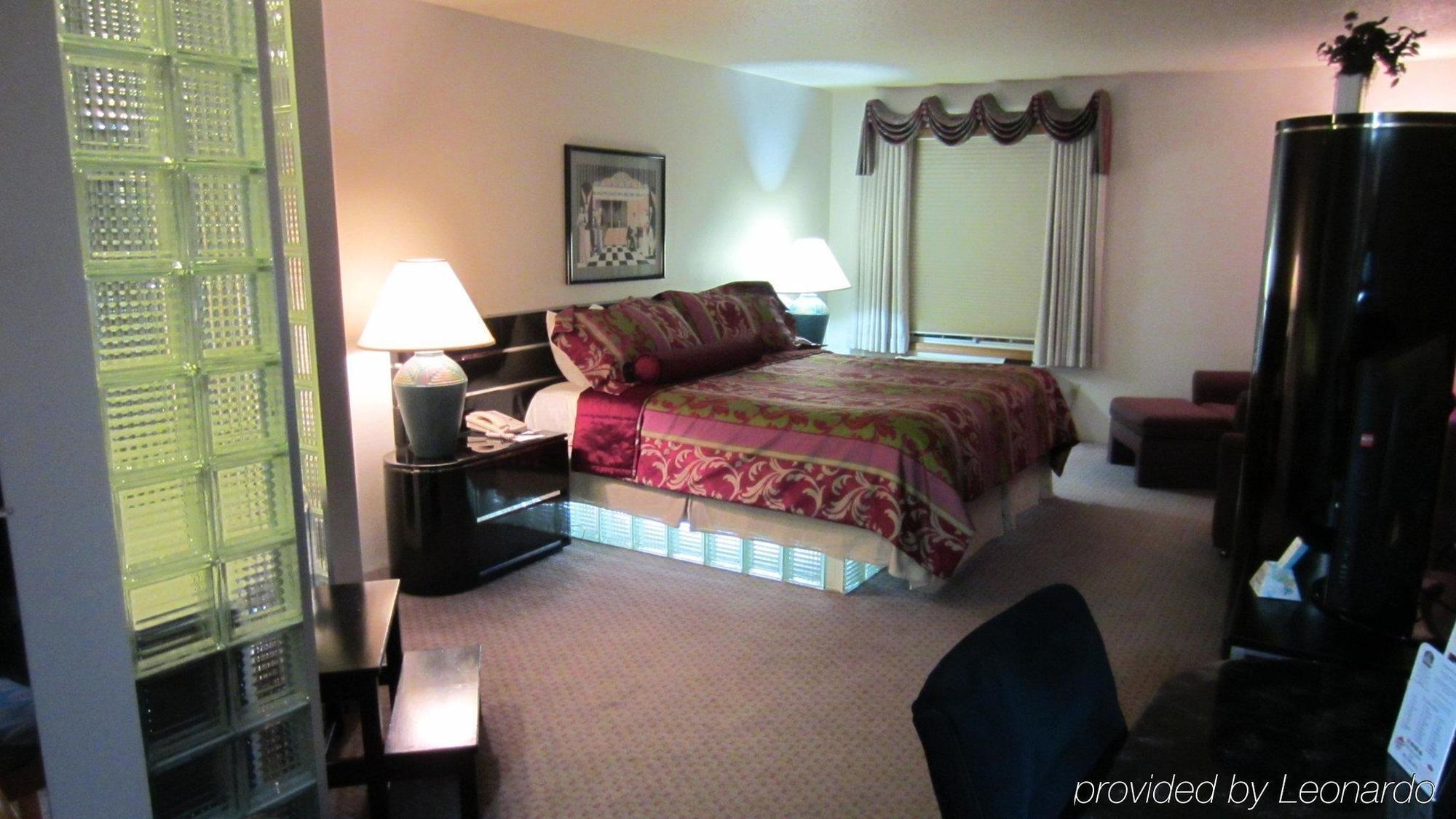 Baymont By Wyndham Mequon Milwaukee Area Hotel Room photo