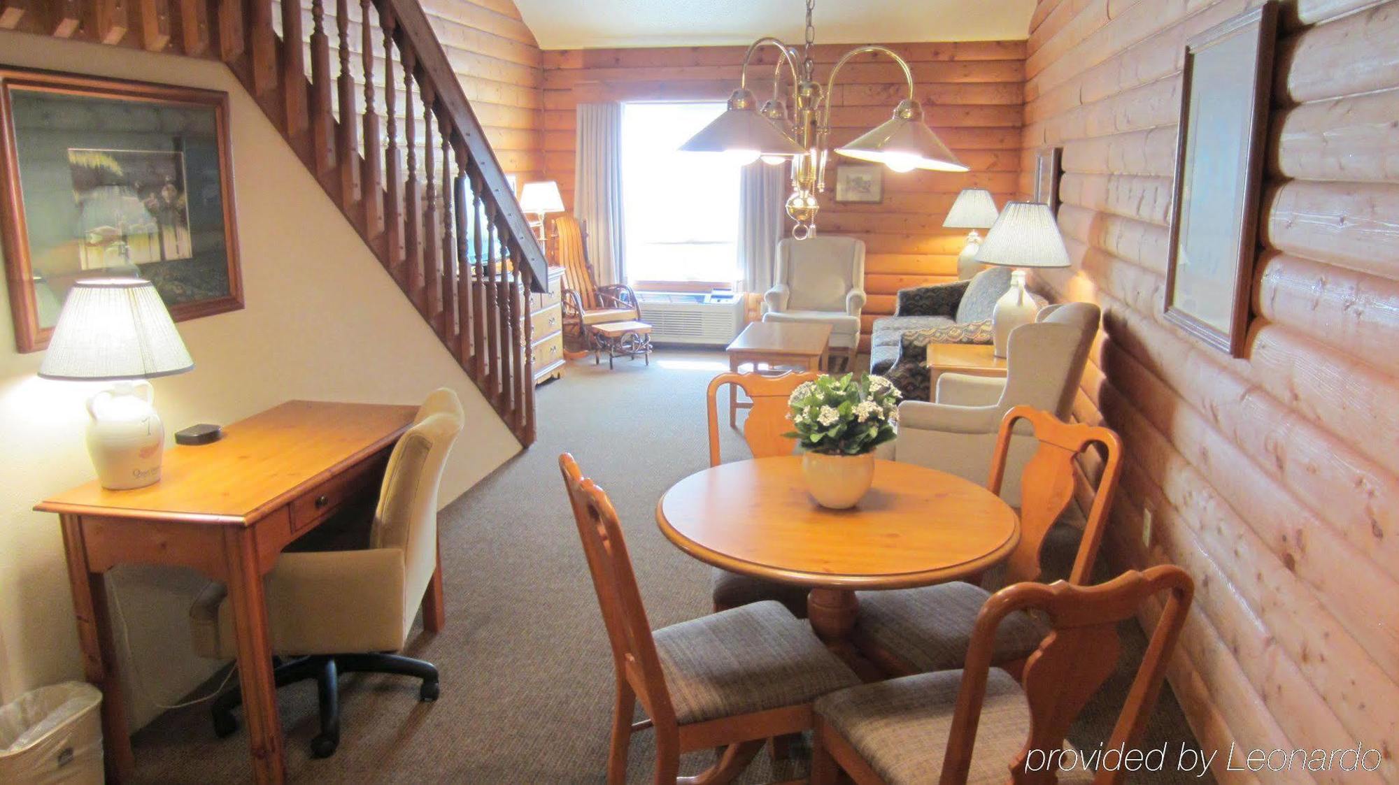 Baymont By Wyndham Mequon Milwaukee Area Hotel Room photo